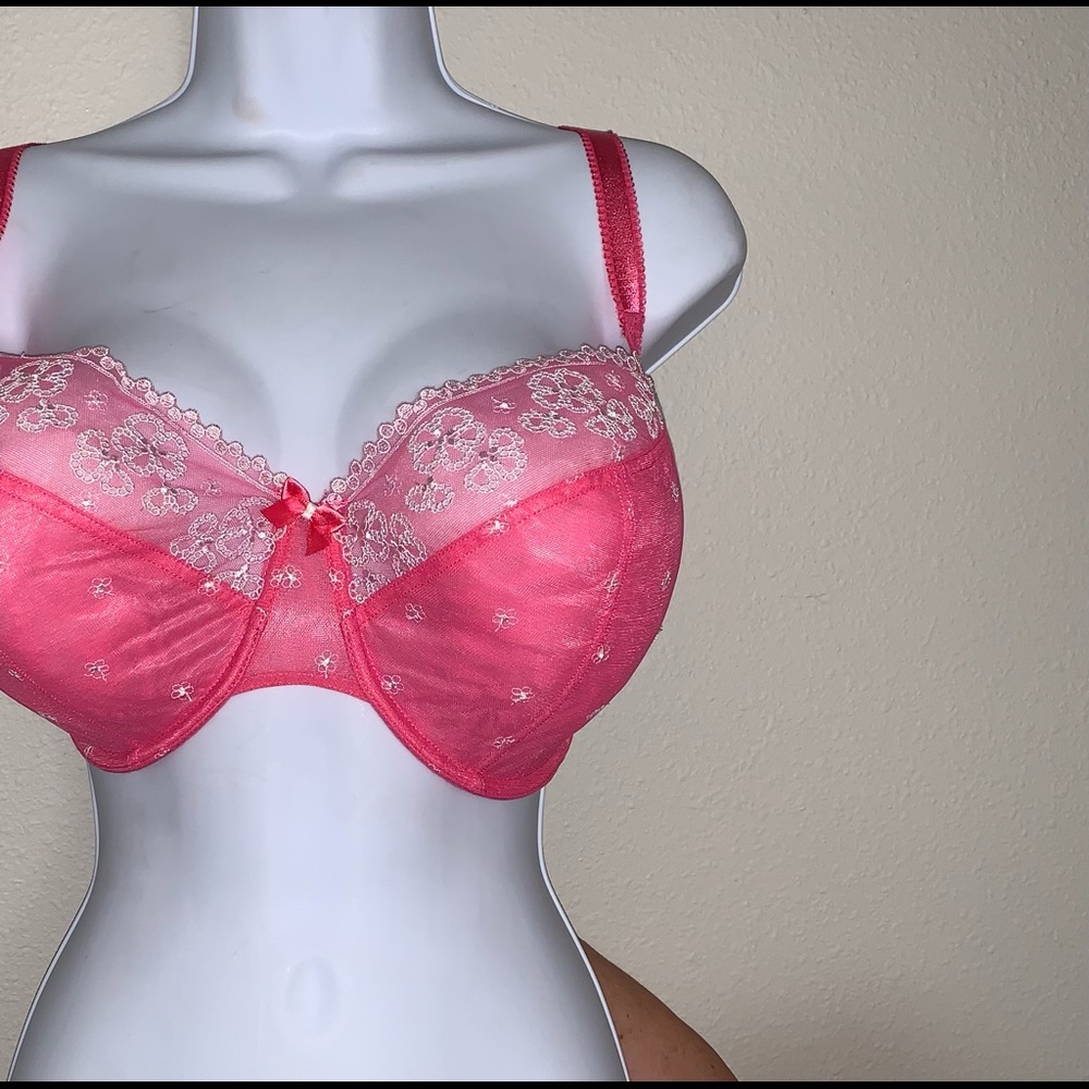 36G pink lace bra